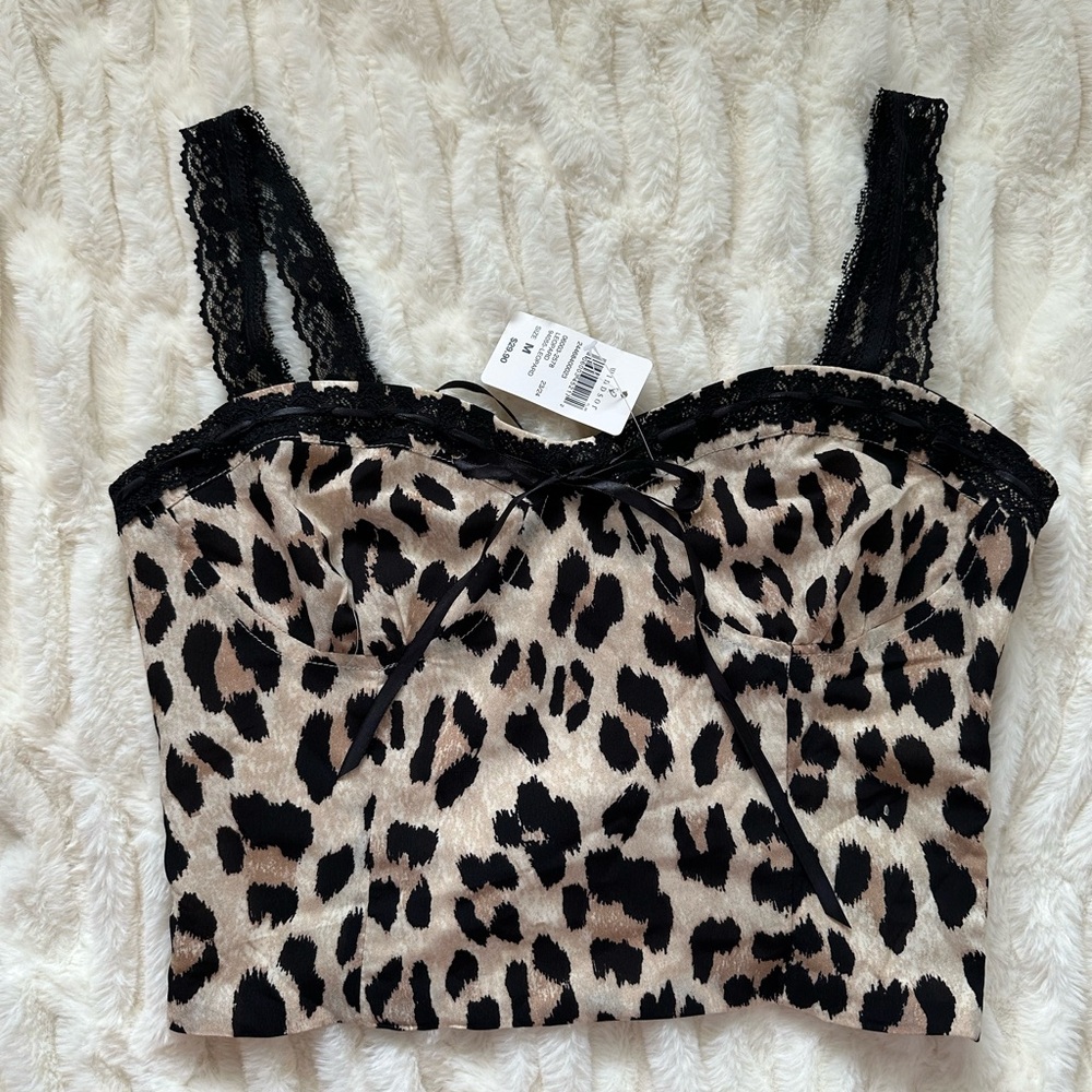 Leopard Print Lace Trim Top!